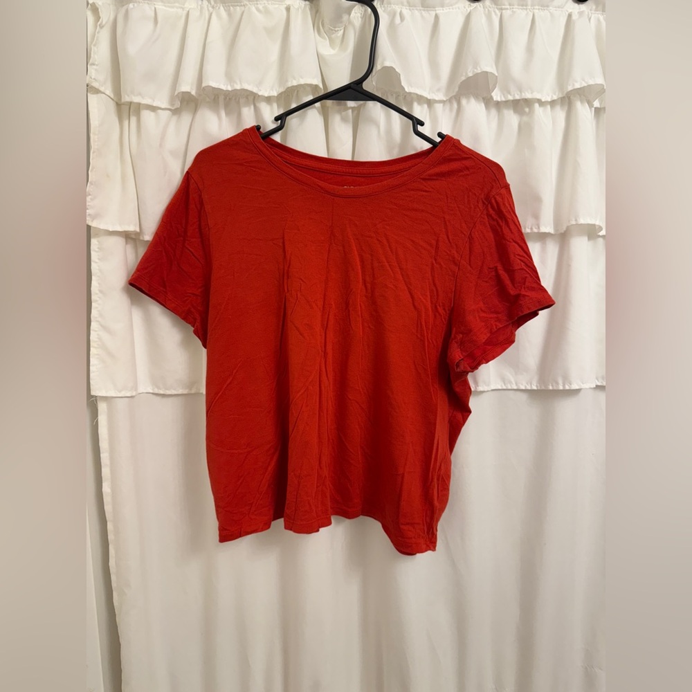 Women’s XL Red Old Navy Tee
